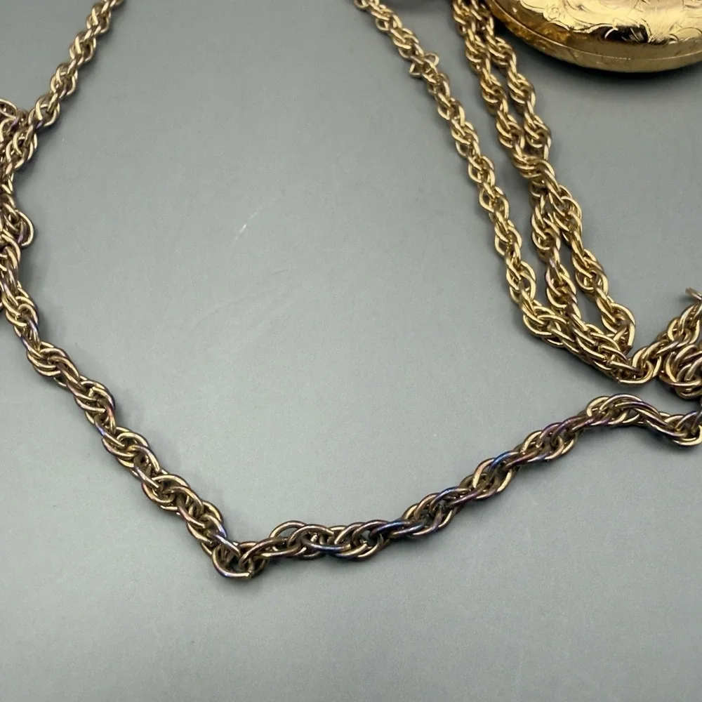 Estee Lauder Pocket Watch Compact Necklace Gold Tone Floral Scroll Face Powder